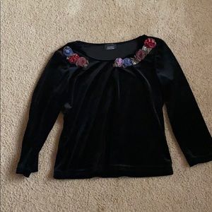 LIKE NEW. Perfect for classy outfit. Velvet